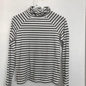 B&W stripped turtle neck